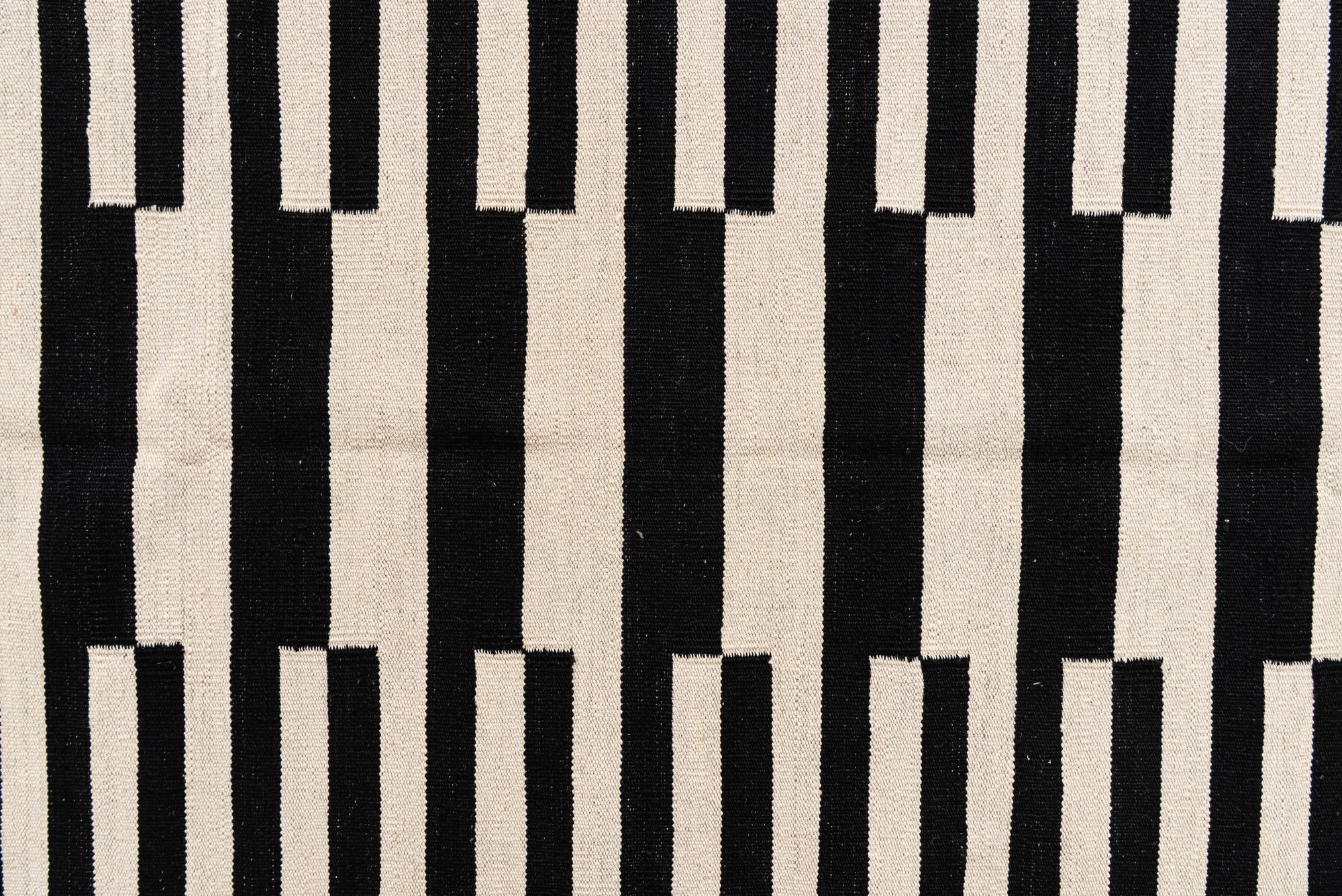 5' 9 x 7' 9 Hand Woven Kilim Modern Wool Rug