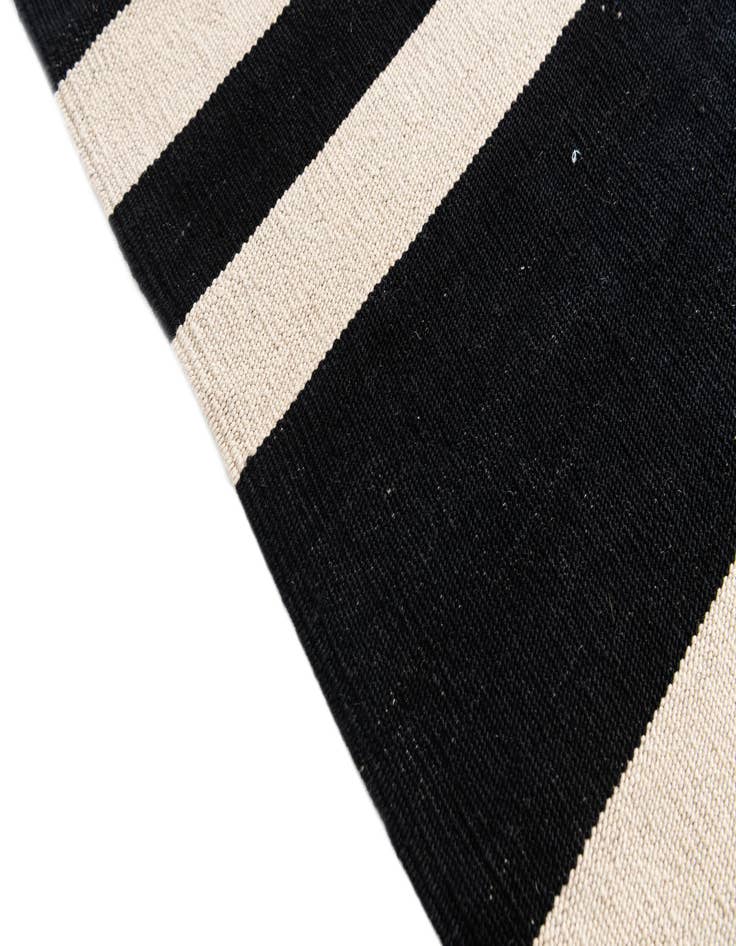 Detail image of 5' 7 x 7' 9  Hand Woven Kilim Modern Wool Rug