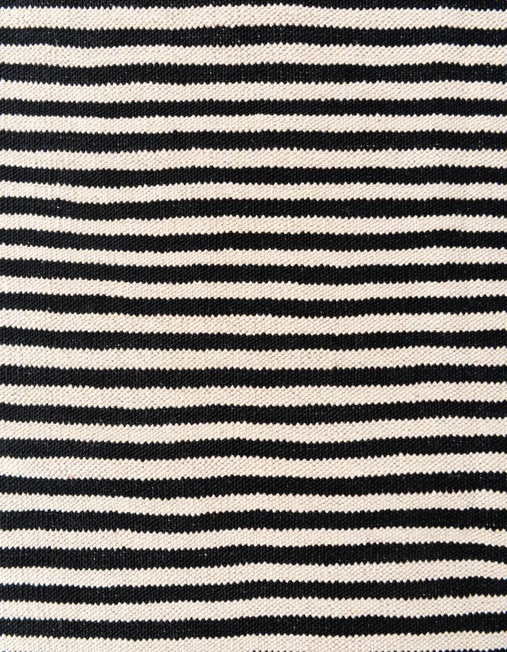 Detail image of 5' 7 x 7' 9  Hand Woven Kilim Modern Wool Rug