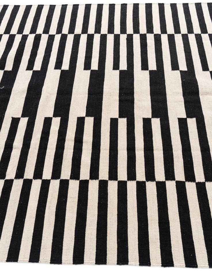 Detail image of 5' 8 x 7' 7  Hand Woven Kilim Modern Wool Rug