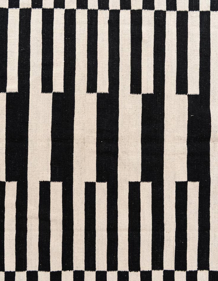 Detail image of 5' 8 x 7' 7  Hand Woven Kilim Modern Wool Rug