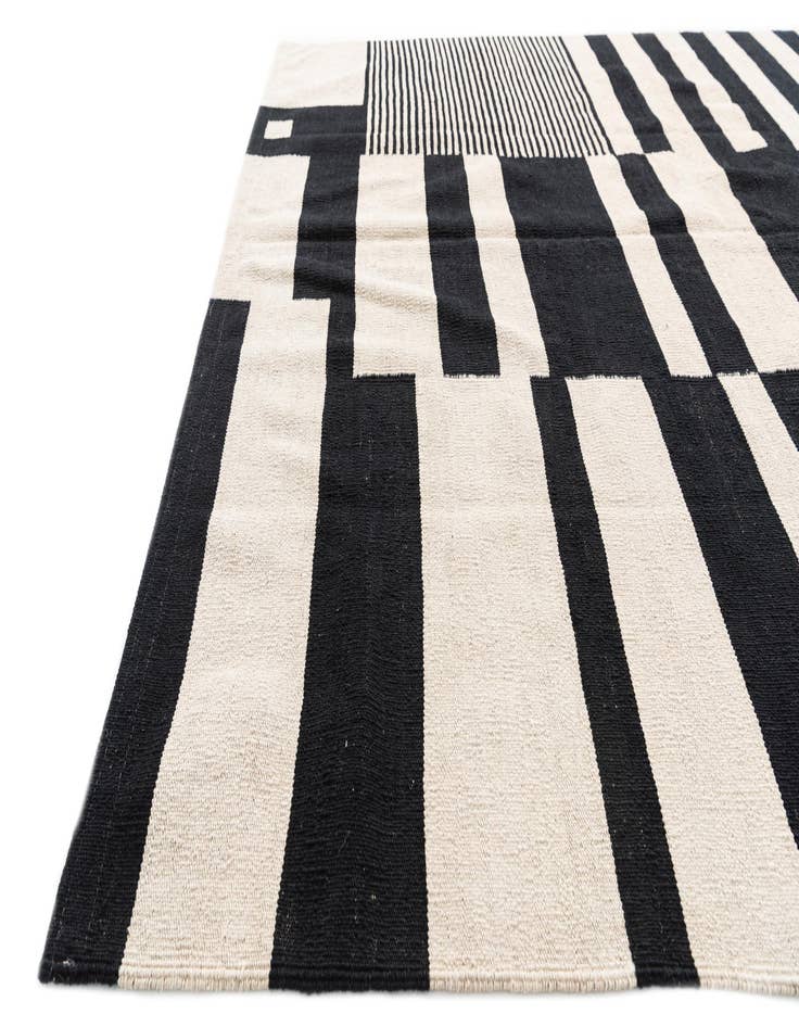 Detail image of 5' 9 x 7' 9  Hand Woven Kilim Modern Wool Rug