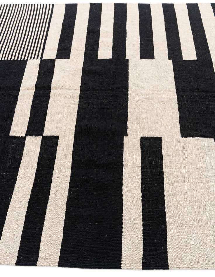 Detail image of 5' 9 x 7' 9  Hand Woven Kilim Modern Wool Rug