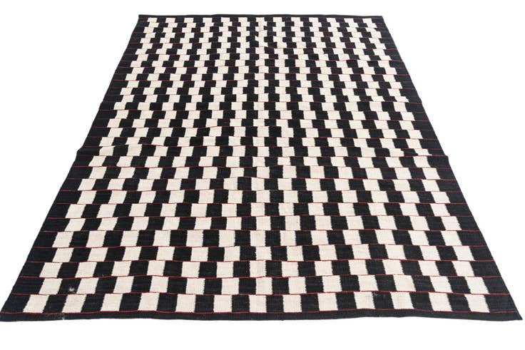 Detail image of 5' 10 x 7' 6 Hand Woven Kilim Modern Wool Rug