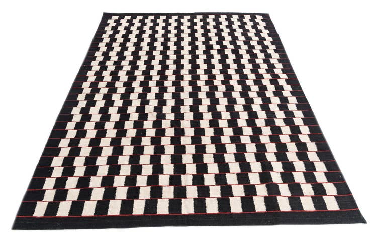 Detail image of 5' 9 x 7' 8 Hand Woven Kilim Modern Wool Rug