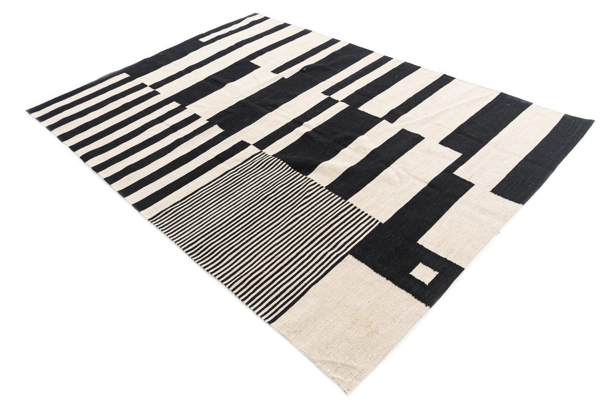 5' 7 x 7' 10 Hand Woven Kilim Modern Wool Rug