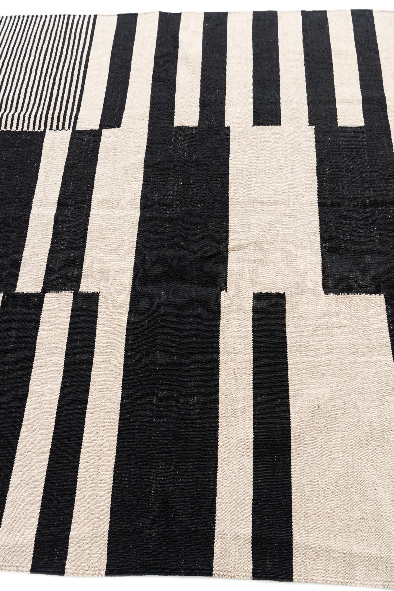 5' 10 x 7' 8 Hand Woven Kilim Modern Wool Rug