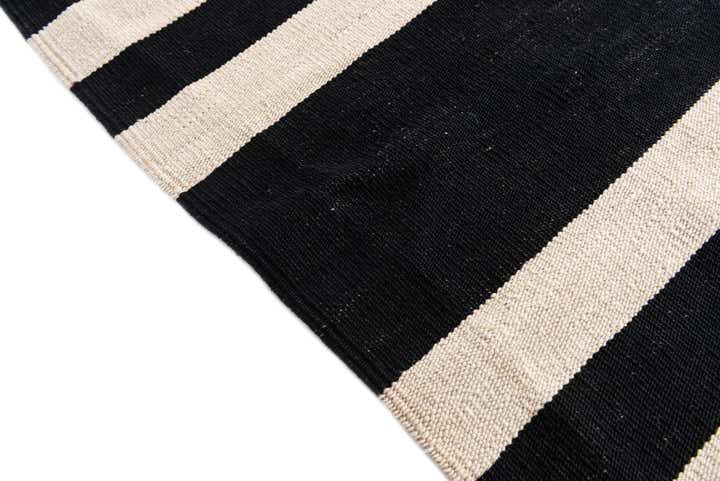 5' 10 x 7' 8 Hand Woven Kilim Modern Wool Rug