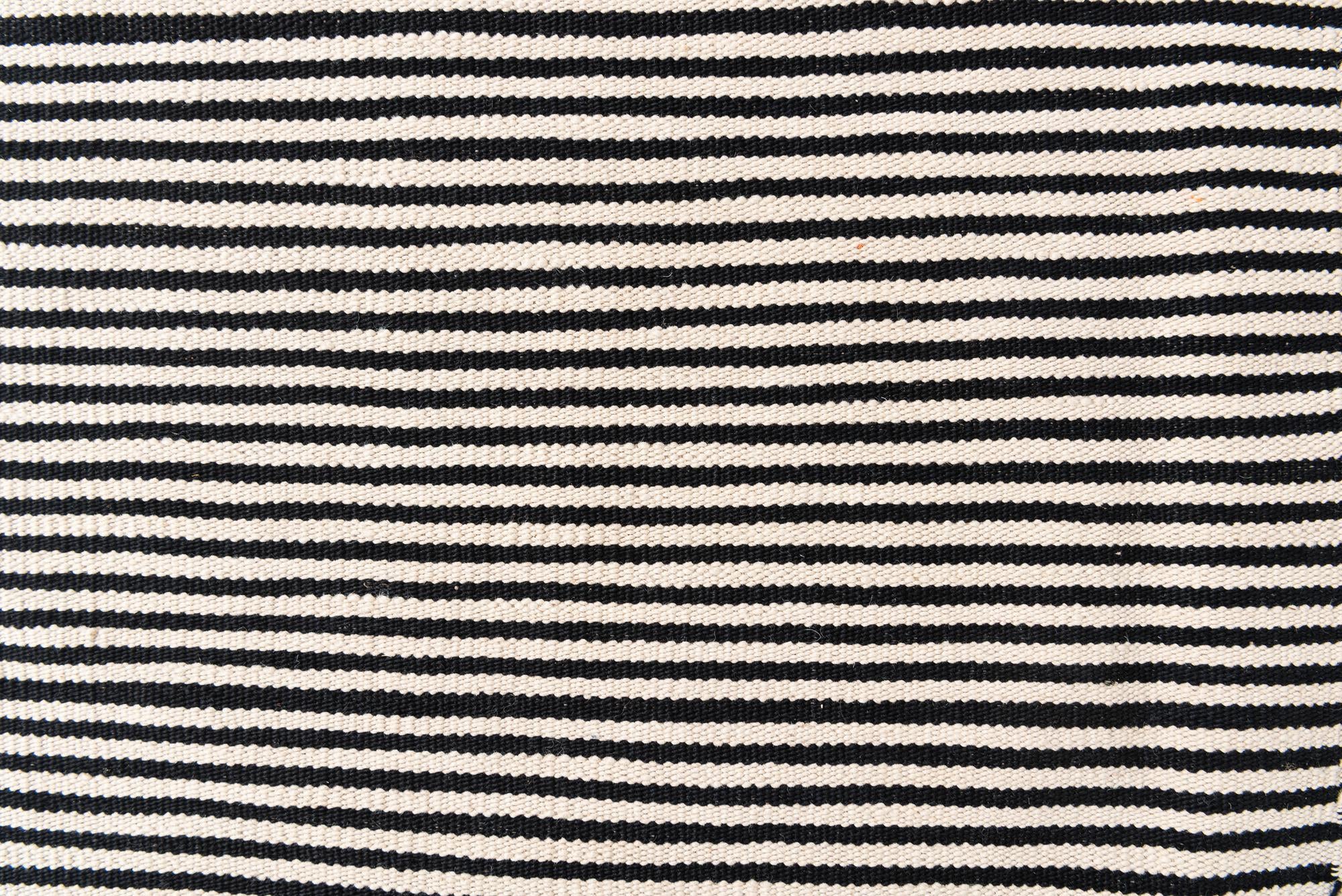 5' 10 x 7' 8 Hand Woven Kilim Modern Wool Rug