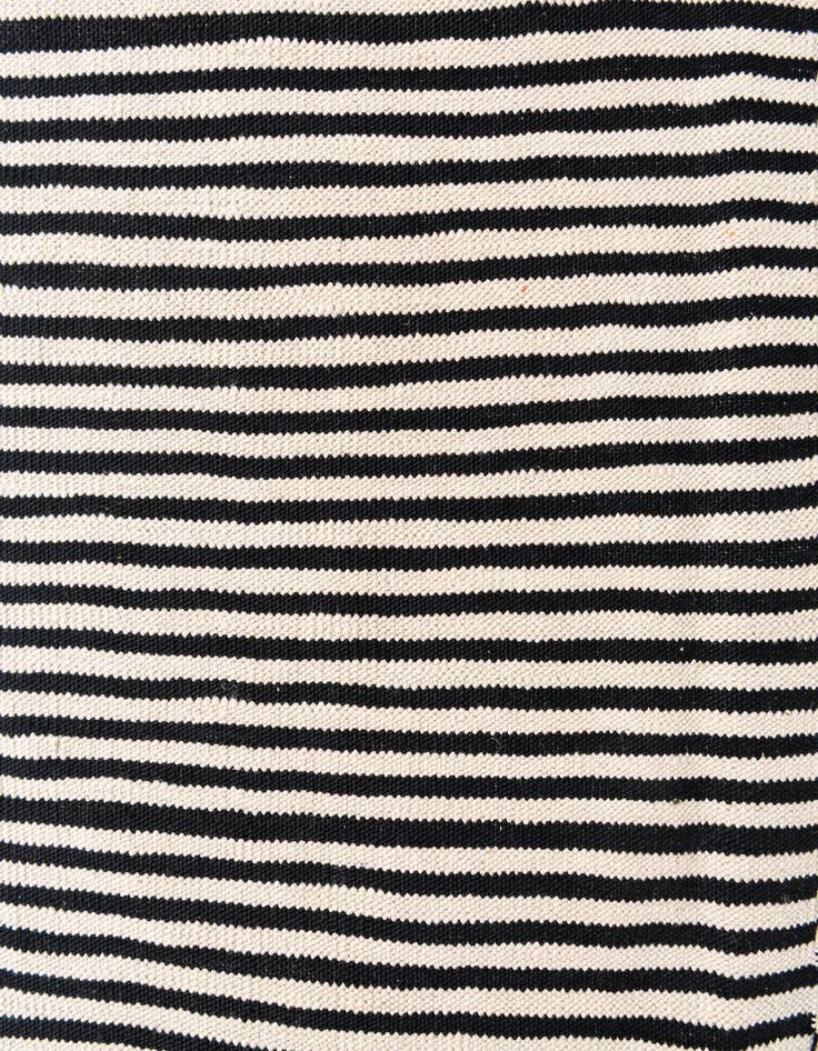 Detail image of 5' 10 x 7' 8  Hand Woven Kilim Modern Wool Rug