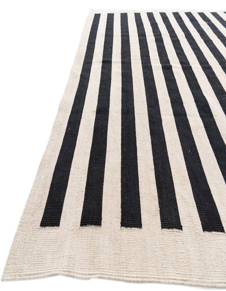 Detail image of 6' 9 x 9' 7  Hand Woven Kilim Modern Wool Rug