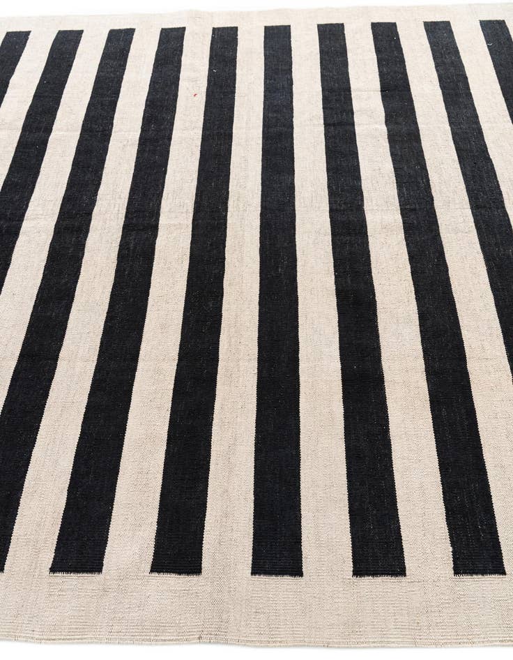 Detail image of 6' 9 x 9' 7  Hand Woven Kilim Modern Wool Rug