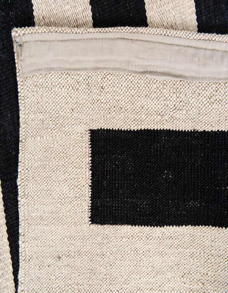 Detail image of 6' 9 x 9' 7  Hand Woven Kilim Modern Wool Rug