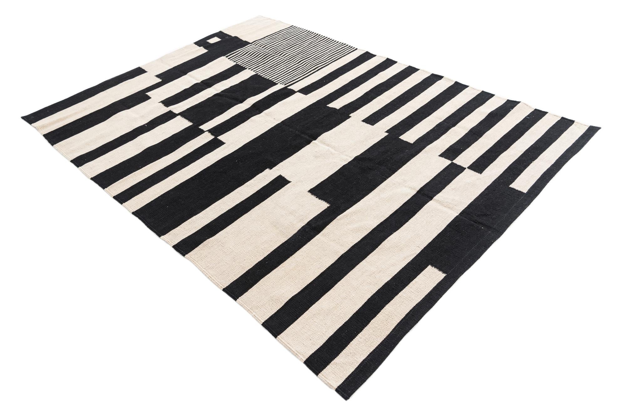 5' 1 x 6' 10 Hand Woven Kilim Modern Wool Rug