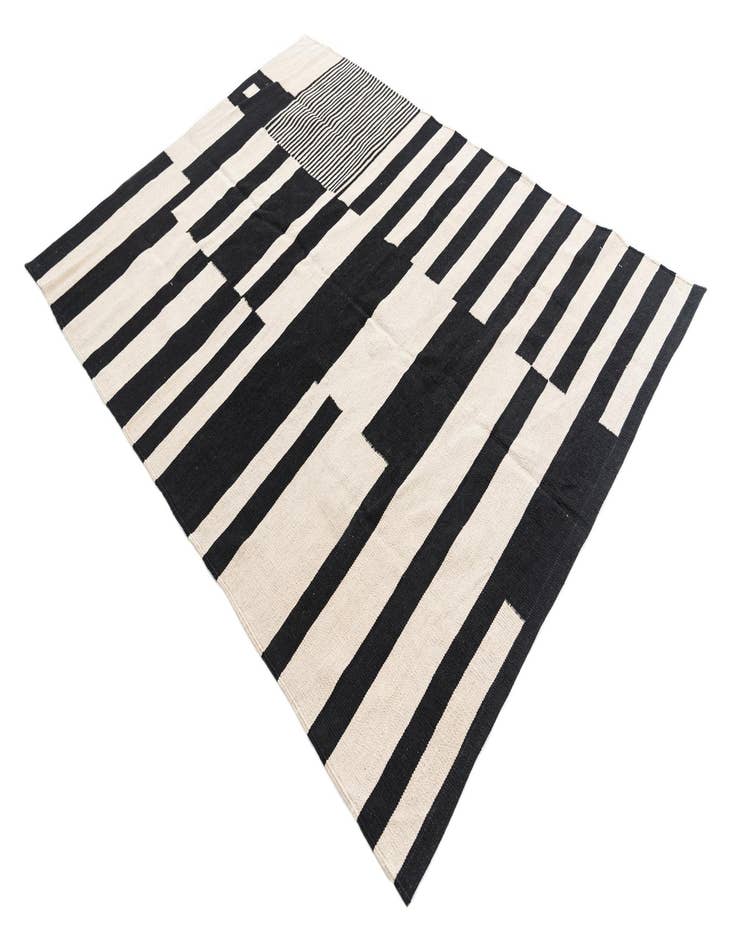 Detail image of 5' 1 x 6' 10  Hand Woven Kilim Modern Wool Rug