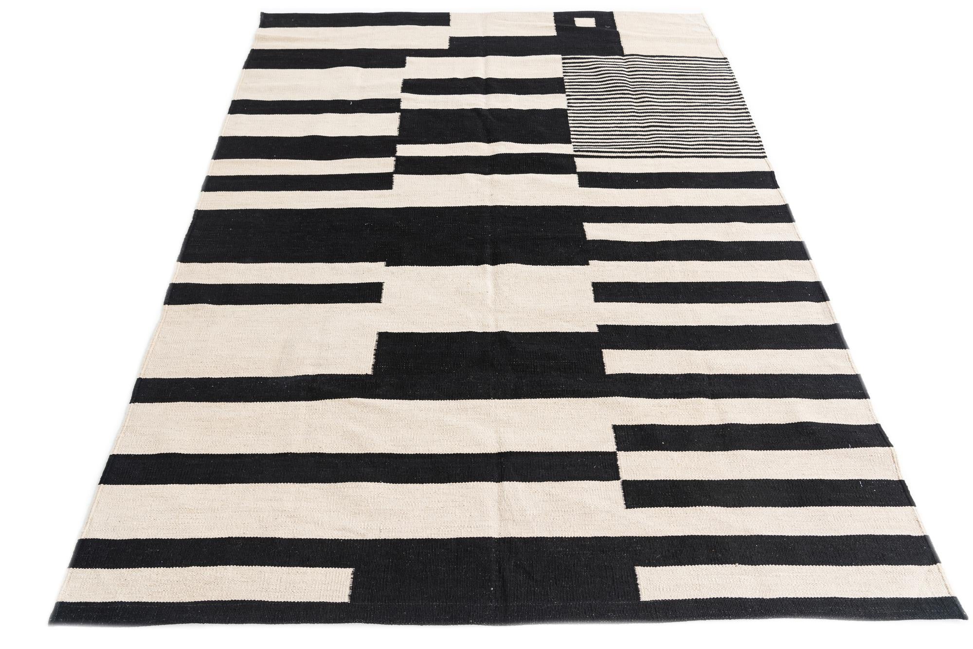 5' 1 x 6' 10 Hand Woven Kilim Modern Wool Rug