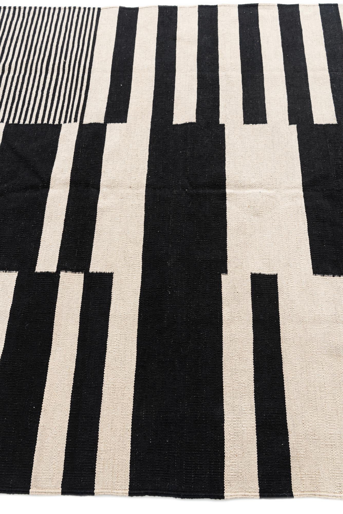 5' 1 x 6' 10 Hand Woven Kilim Modern Wool Rug
