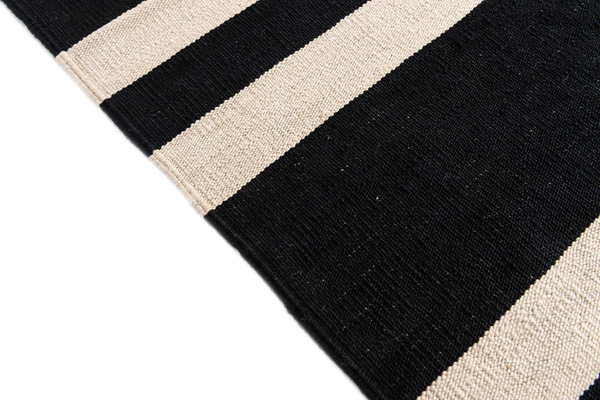 5' 1 x 6' 10 Hand Woven Kilim Modern Wool Rug