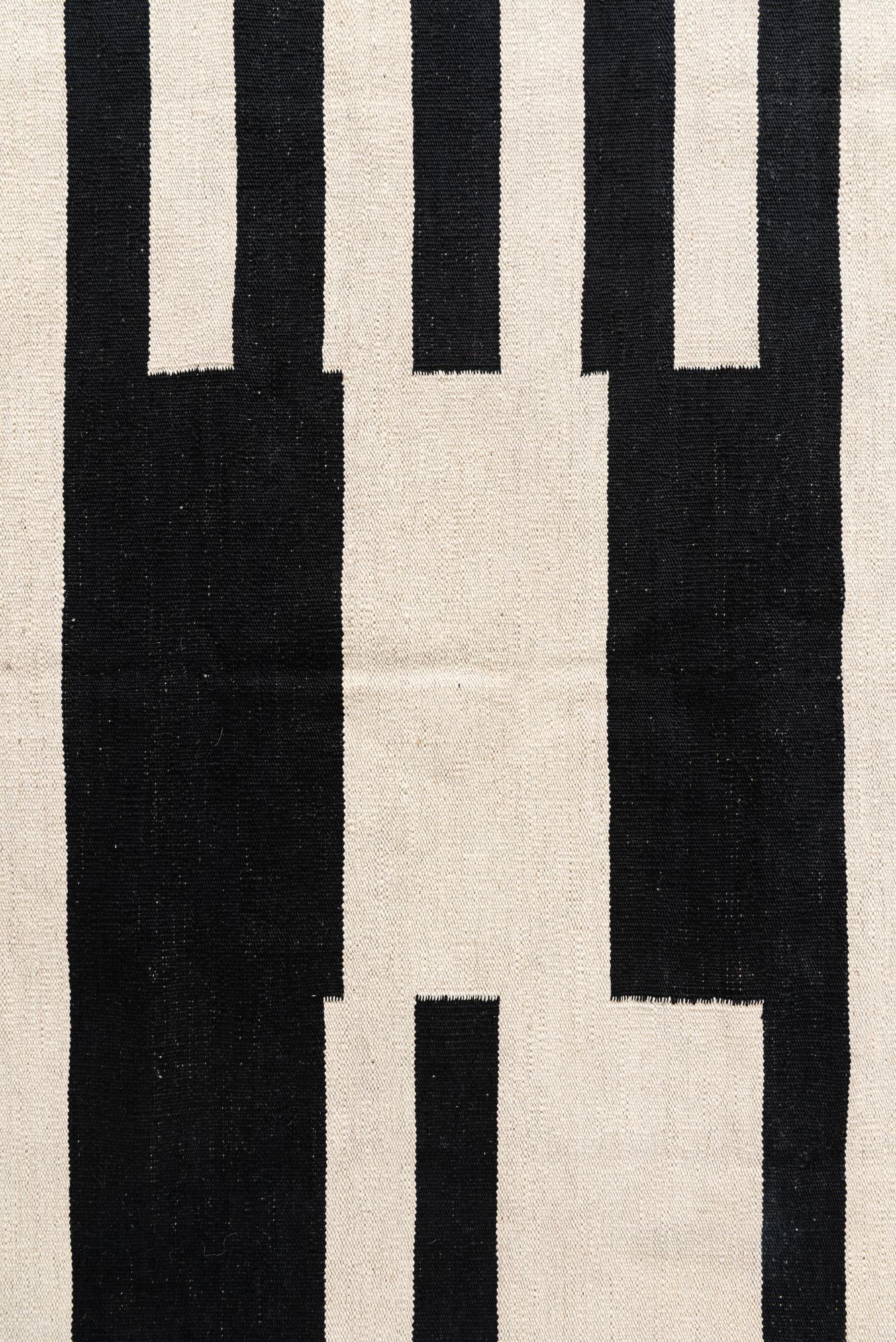 5' 1 x 6' 10 Hand Woven Kilim Modern Wool Rug