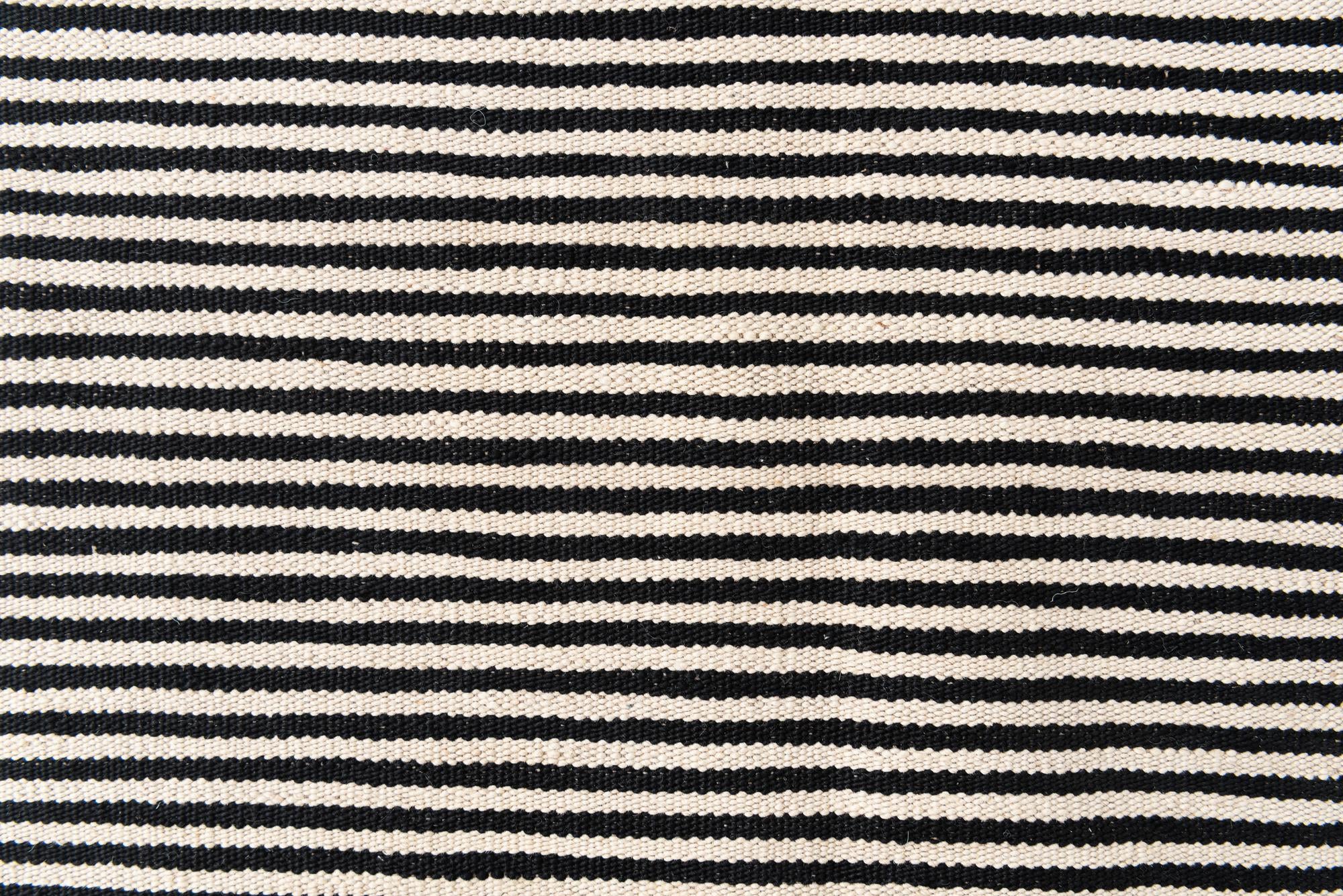 5' 1 x 6' 10 Hand Woven Kilim Modern Wool Rug