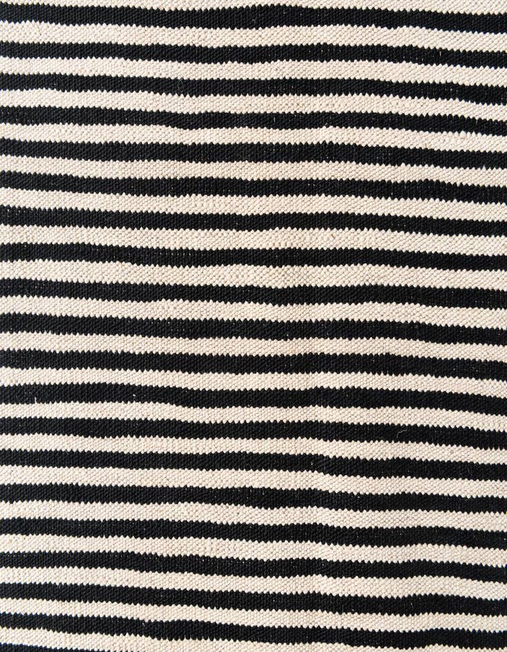 Detail image of 5' 1 x 6' 10  Hand Woven Kilim Modern Wool Rug