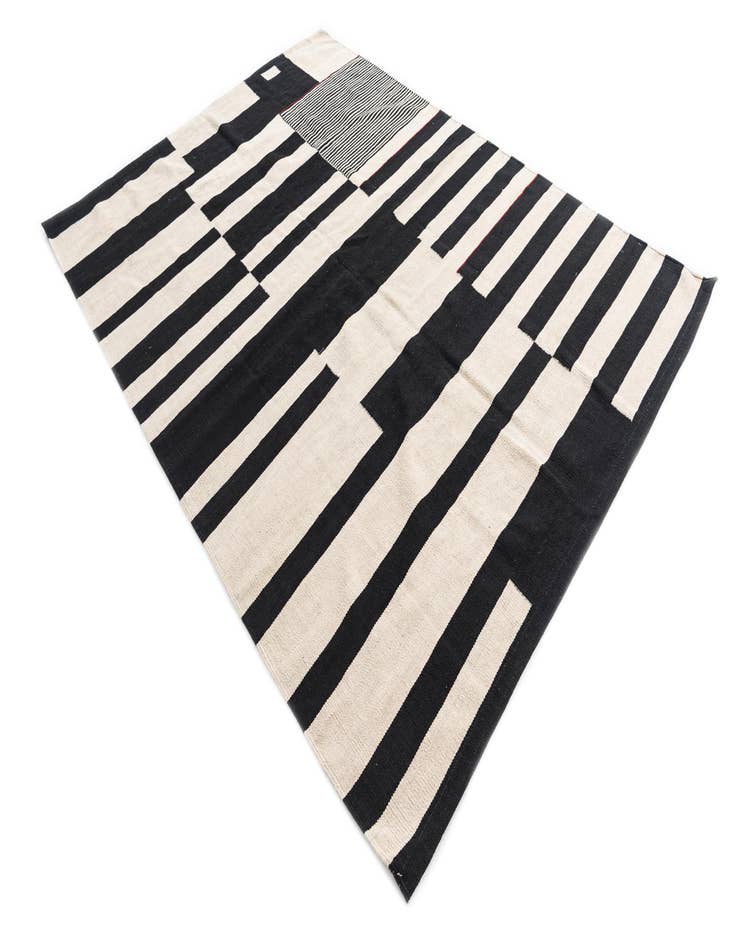 Detail image of 5' 8 x 7' 9  Hand Woven Kilim Modern Wool Rug