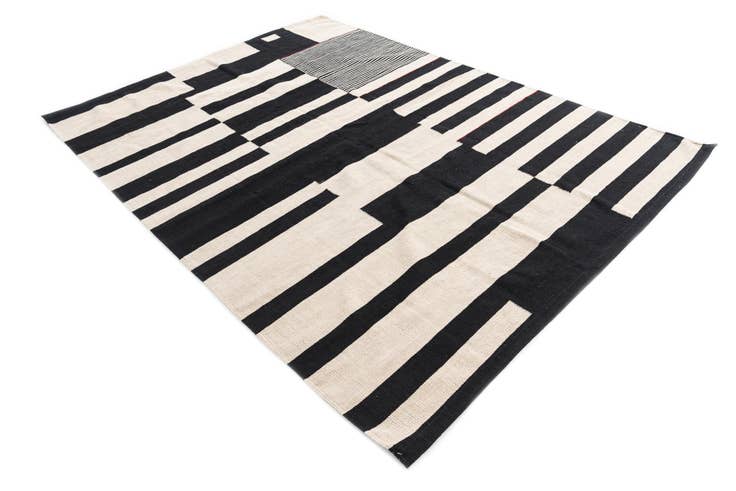 Detail image of 5' 8 x 7' 9 Hand Woven Kilim Modern Wool Rug