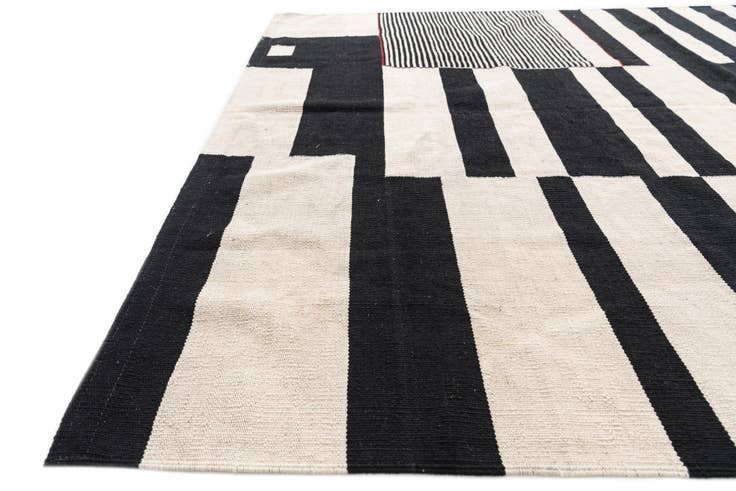 Detail image of 5' 8 x 7' 9 Hand Woven Kilim Modern Wool Rug