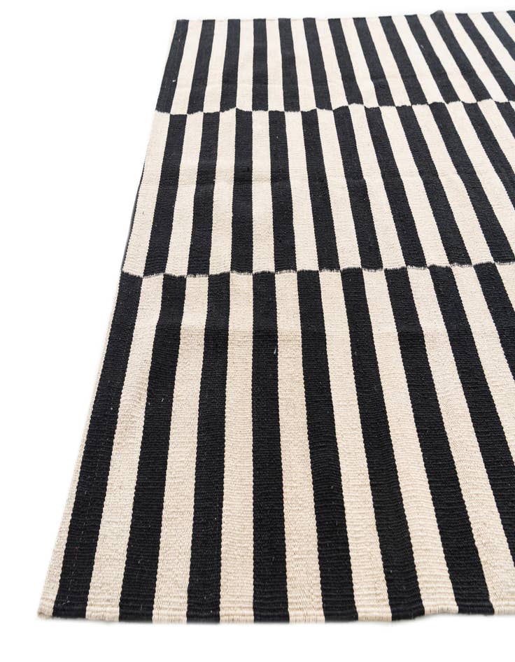 Detail image of 3' 1 x 5' 9  Hand Woven Kilim Modern Wool Rug