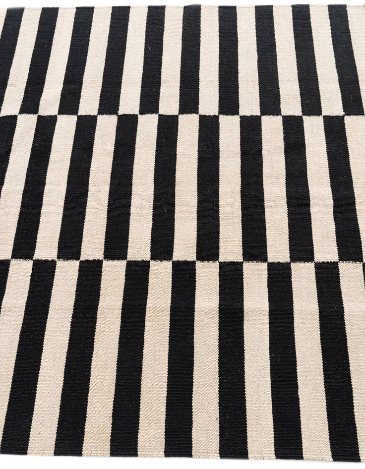 Detail image of 3' 1 x 5' 9  Hand Woven Kilim Modern Wool Rug