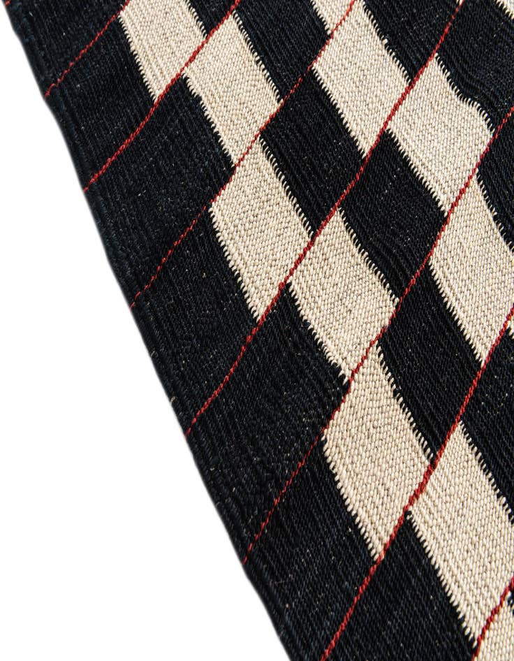 Detail image of 4' 4 x 5' 7  Hand Woven Kilim Modern Wool Rug