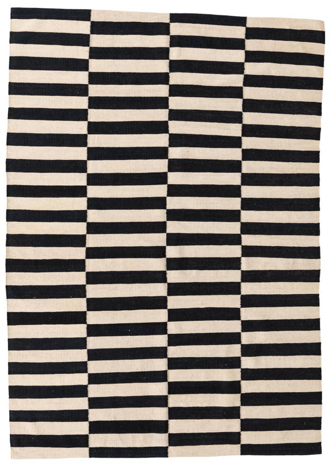 Detail image of 5' 6 x 7' 9 Hand Woven Kilim Modern Wool Rug