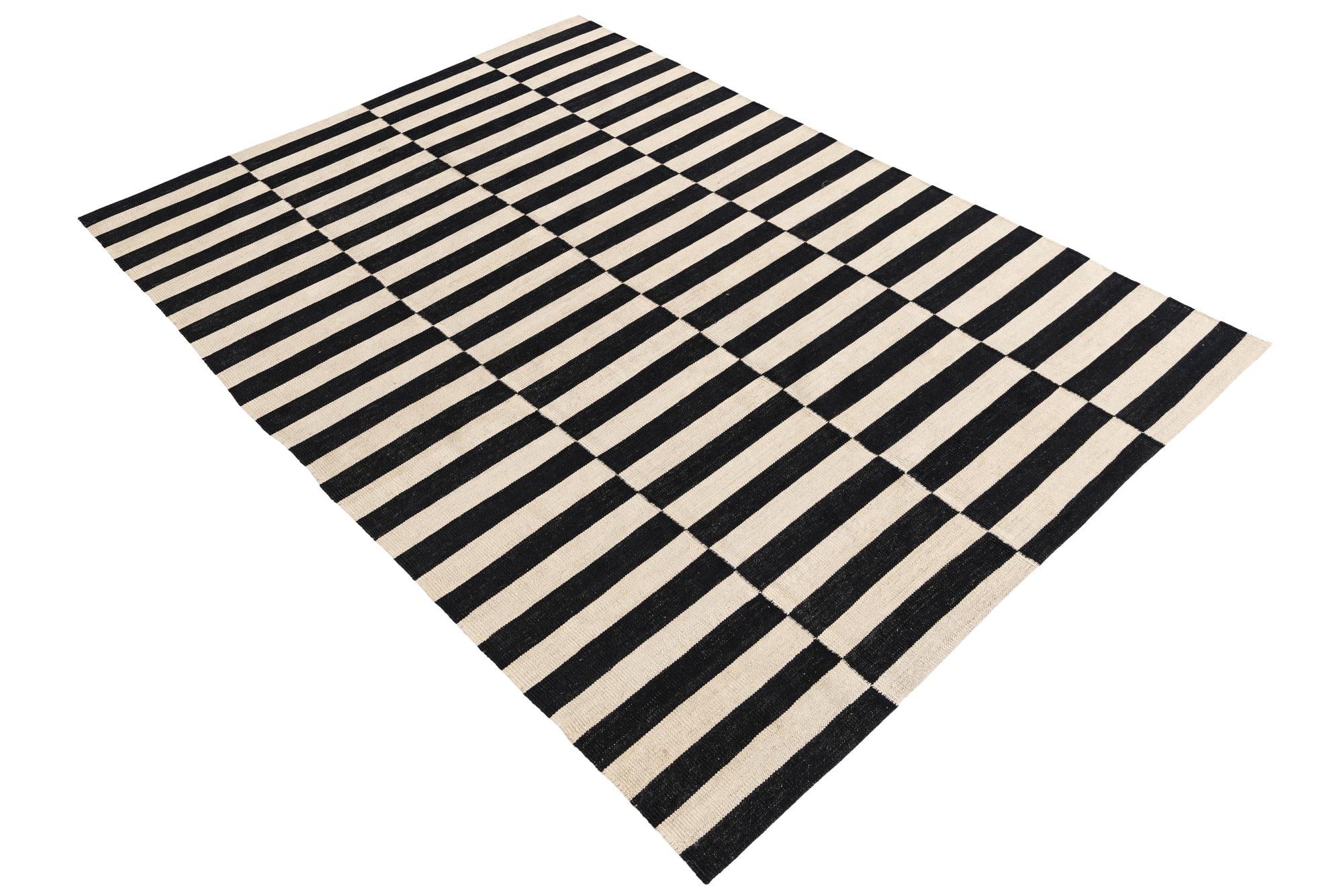 5' 8 x 7' 10 Hand Woven Kilim Modern Wool Rug