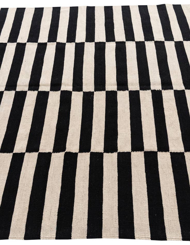 Detail image of 5' 7 x 7' 9  Hand Woven Kilim Modern Wool Rug