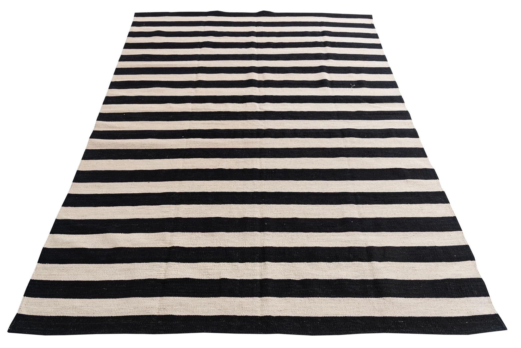 5' 8 x 7' 10 Hand Woven Kilim Modern Wool Rug
