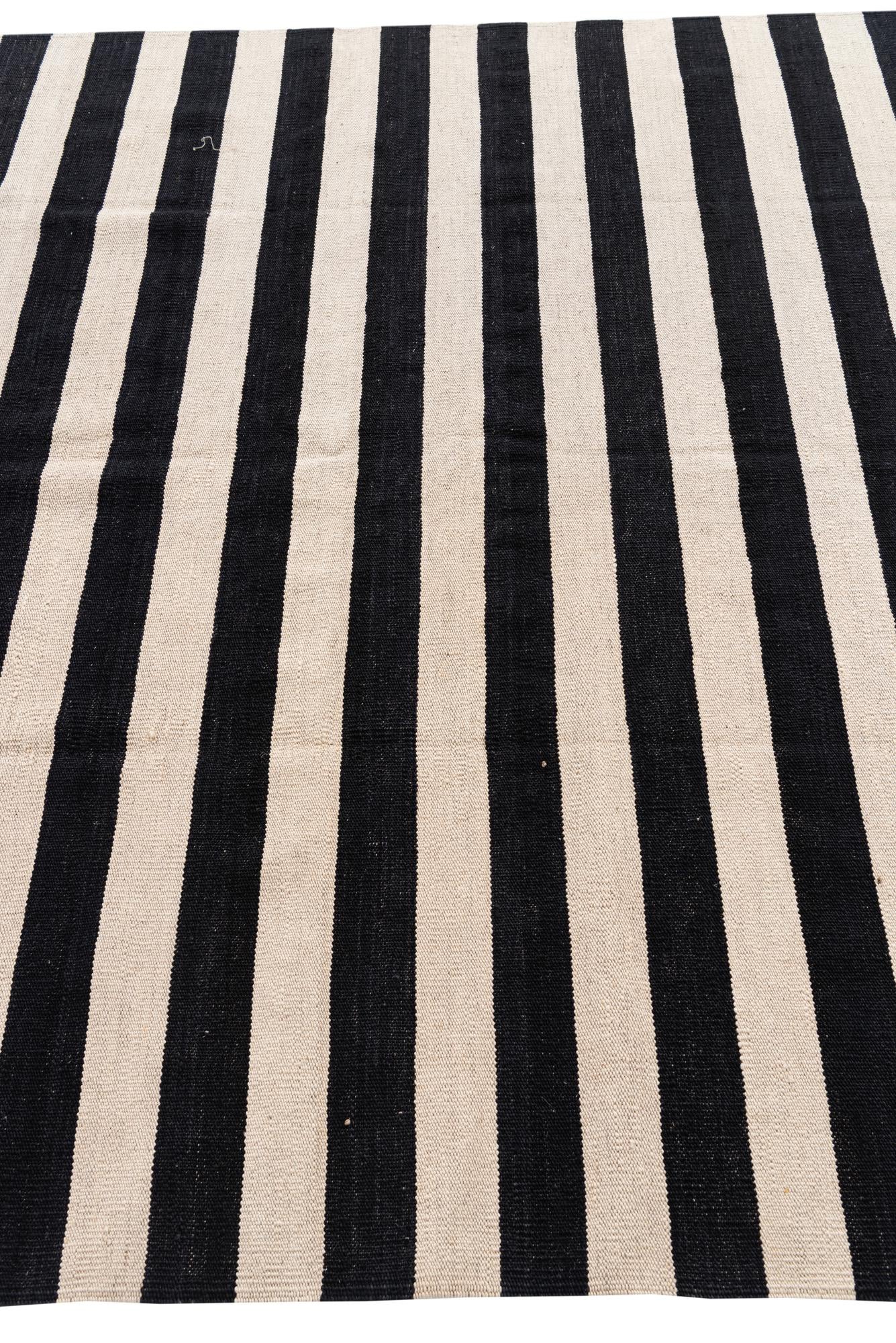 5' 8 x 7' 10 Hand Woven Kilim Modern Wool Rug