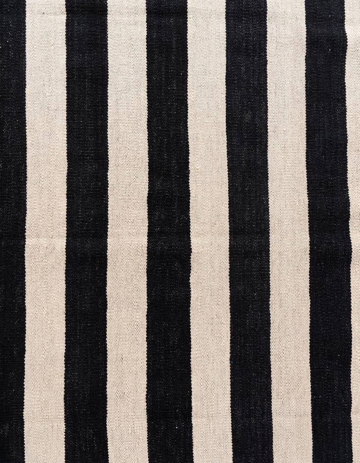 Detail image of 5' 8 x 7' 10  Hand Woven Kilim Modern Wool Rug