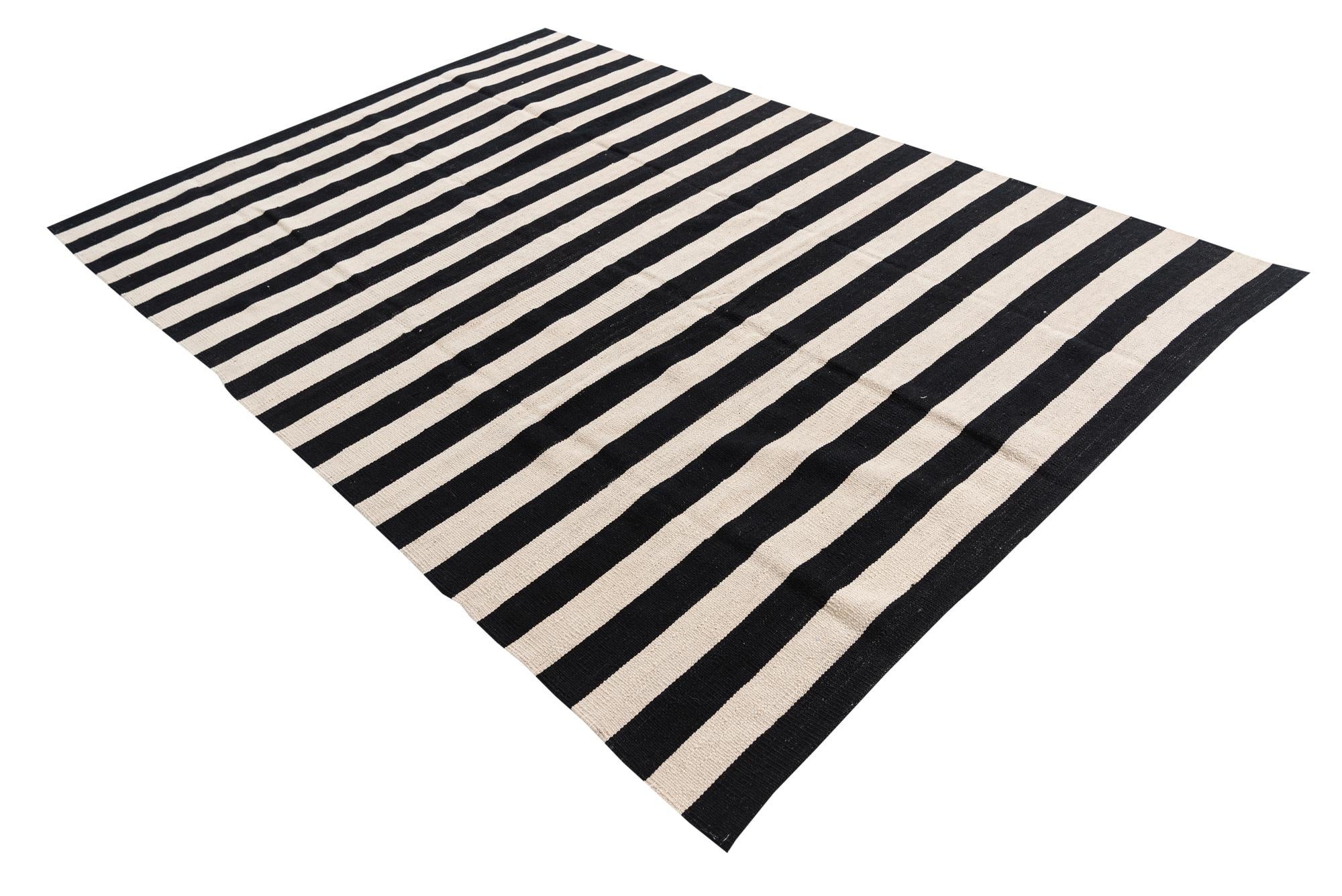 5' 5 x 8' Hand Woven Kilim Modern Wool Rug