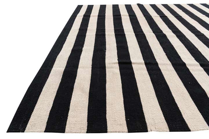 5' 5 x 8' Hand Woven Kilim Modern Wool Rug
