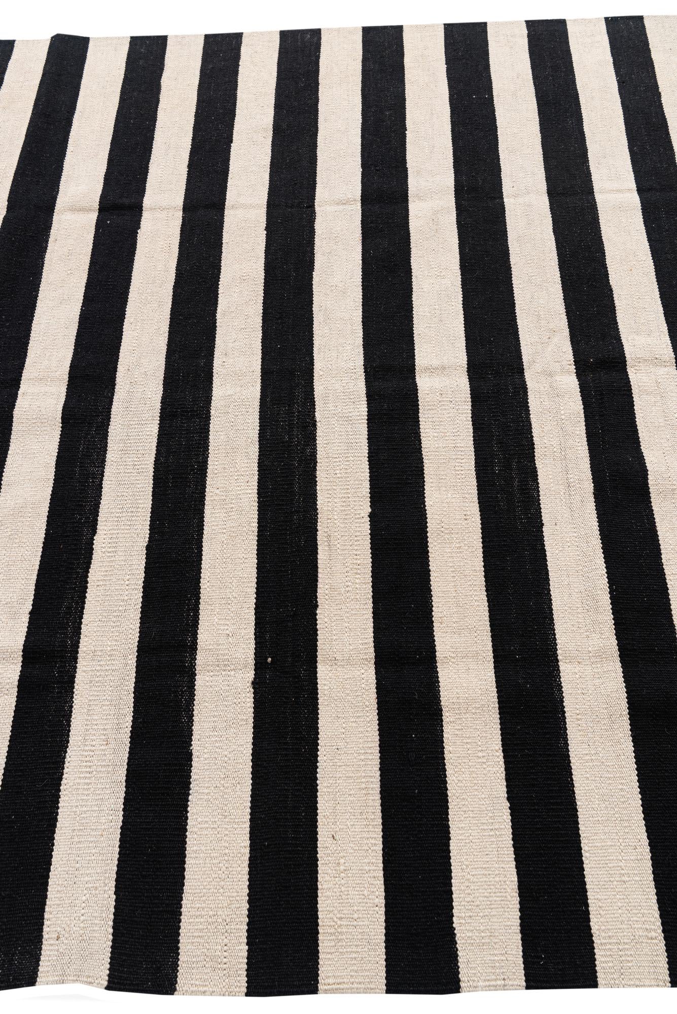 5' 5 x 8' Hand Woven Kilim Modern Wool Rug