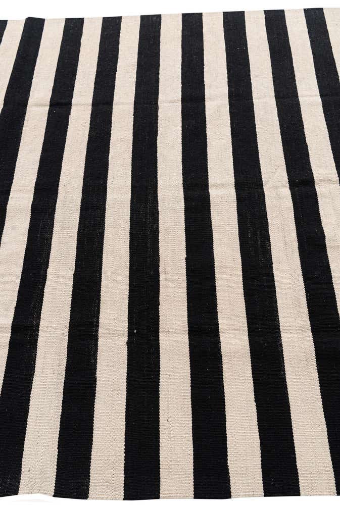 5' 5 x 8' Hand Woven Kilim Modern Wool Rug