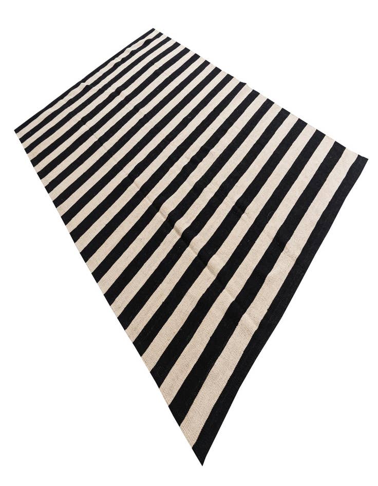 Detail image of 5' 6 x 8' 2  Hand Woven Kilim Modern Wool Rug