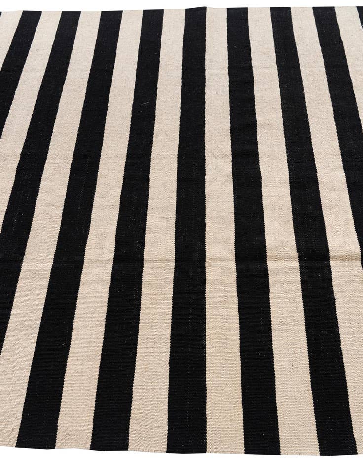 Detail image of 5' 6 x 8' 2  Hand Woven Kilim Modern Wool Rug