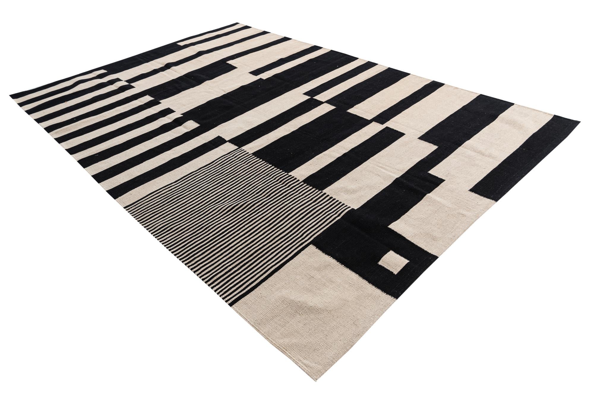 6' 7 x 9' 9 Hand Woven Kilim Modern Wool Rug