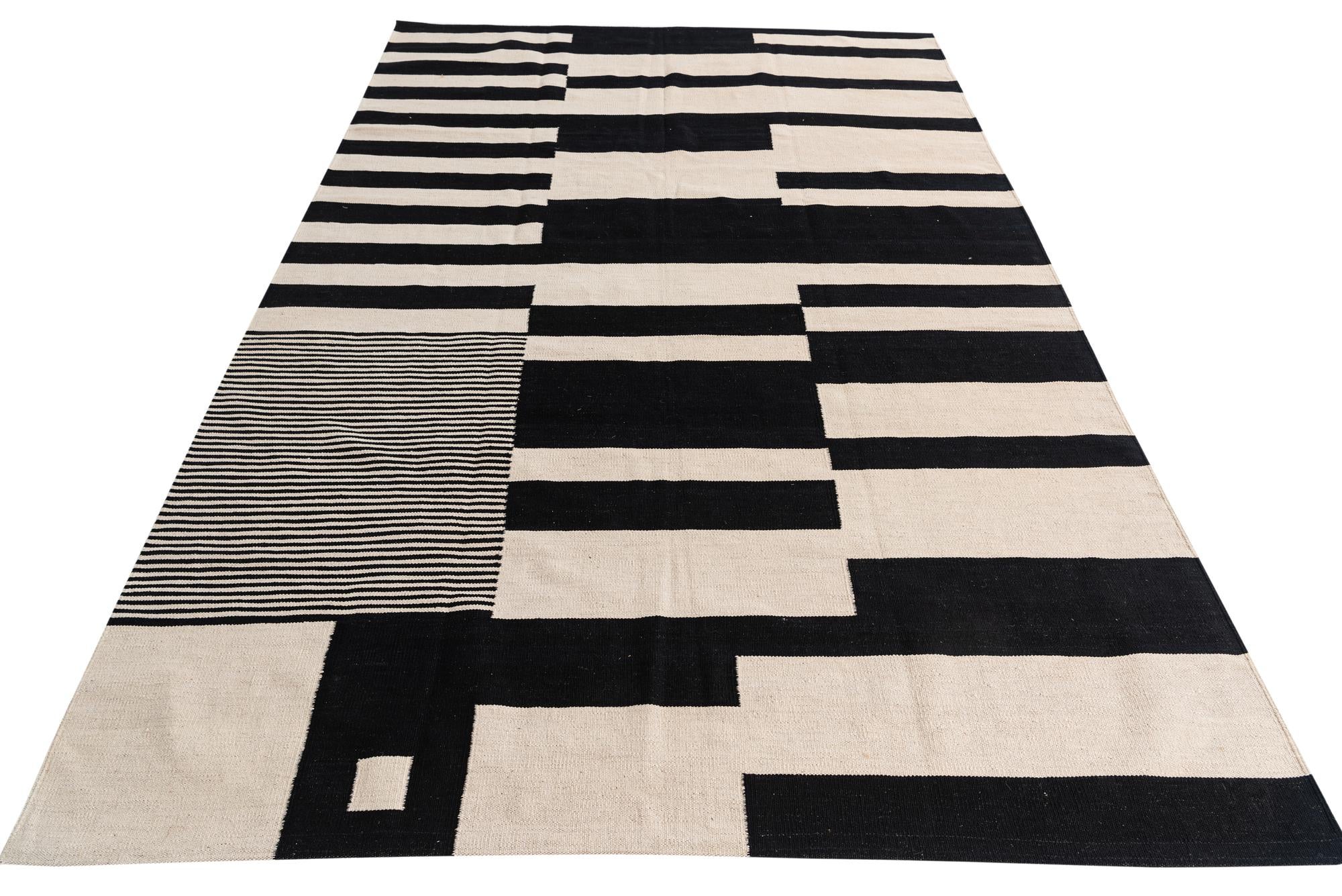 6' 7 x 9' 9 Hand Woven Kilim Modern Wool Rug