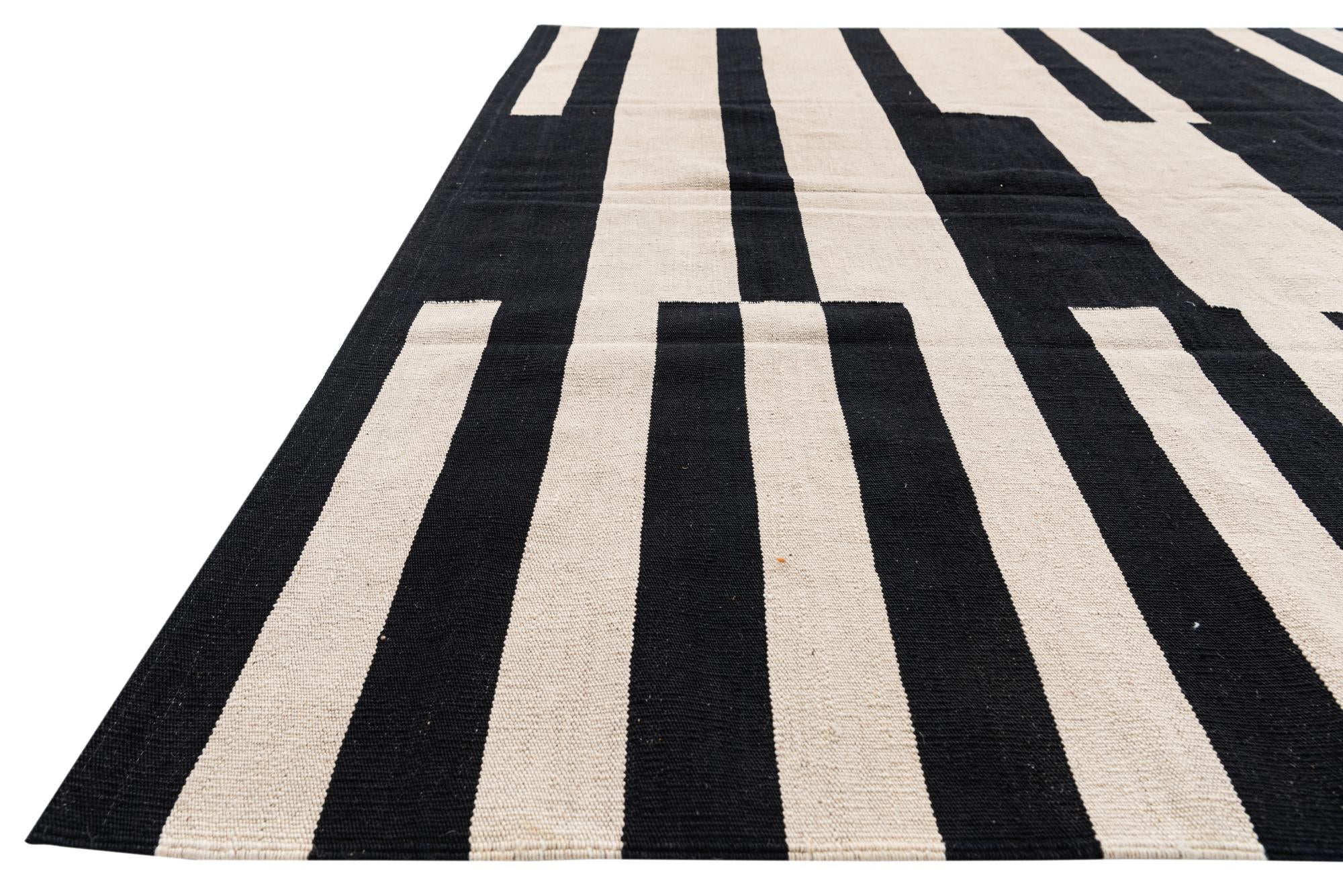 6' 7 x 9' 9 Hand Woven Kilim Modern Wool Rug