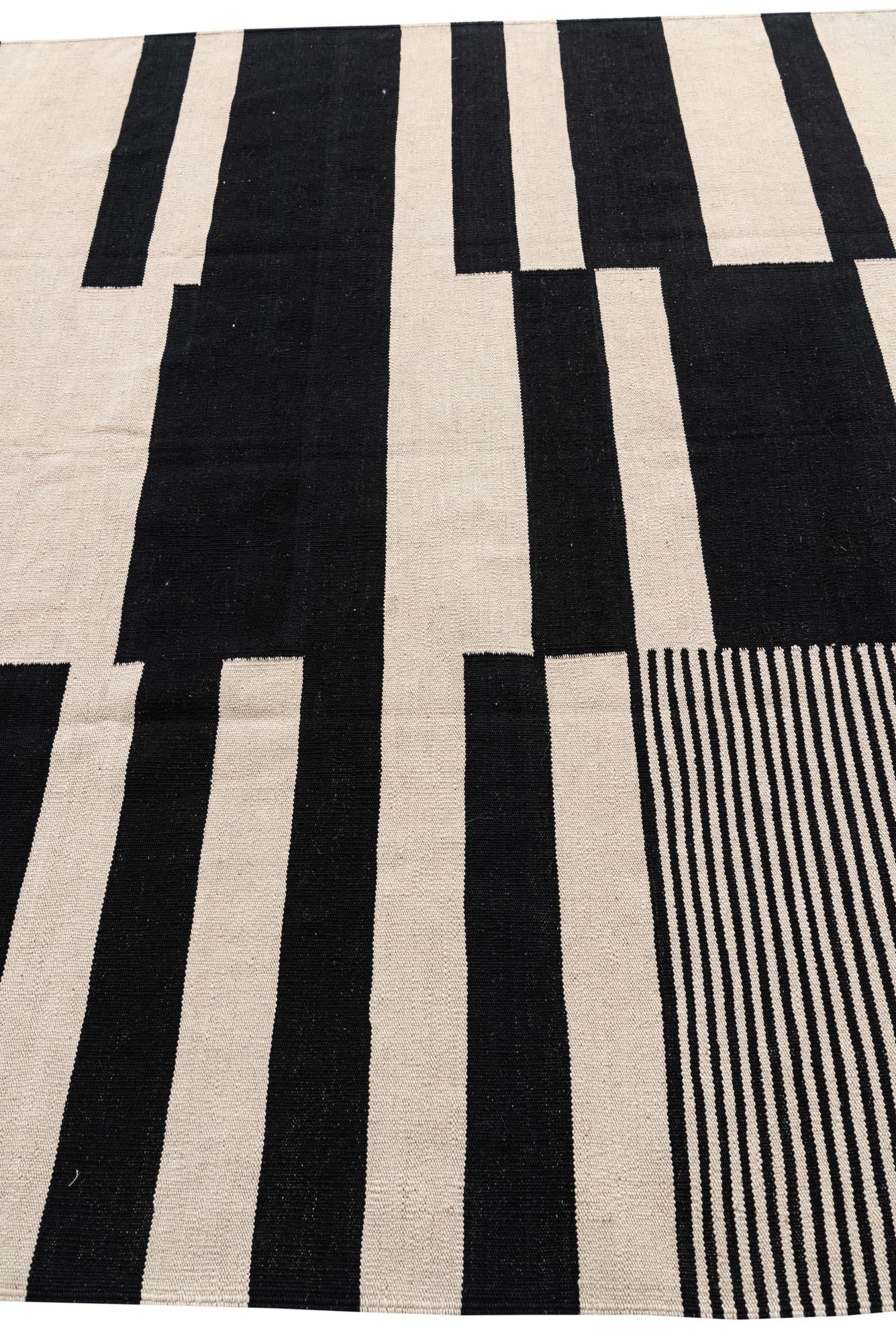 6' 7 x 9' 9 Hand Woven Kilim Modern Wool Rug