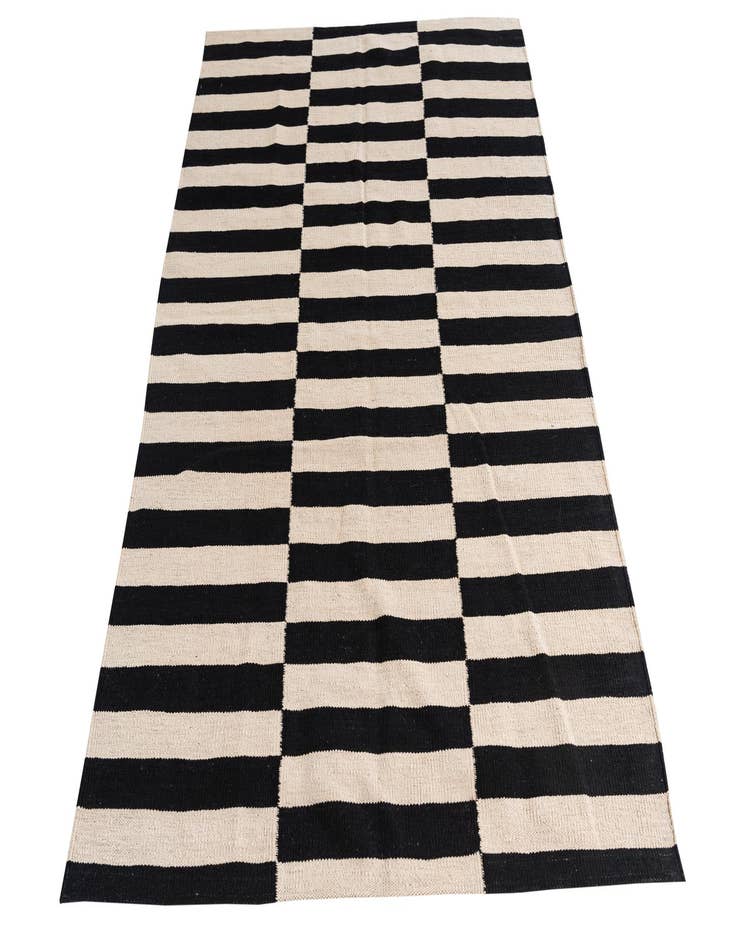 Detail image of 4' 2 x 6'  Hand Woven Kilim Modern Wool Rug