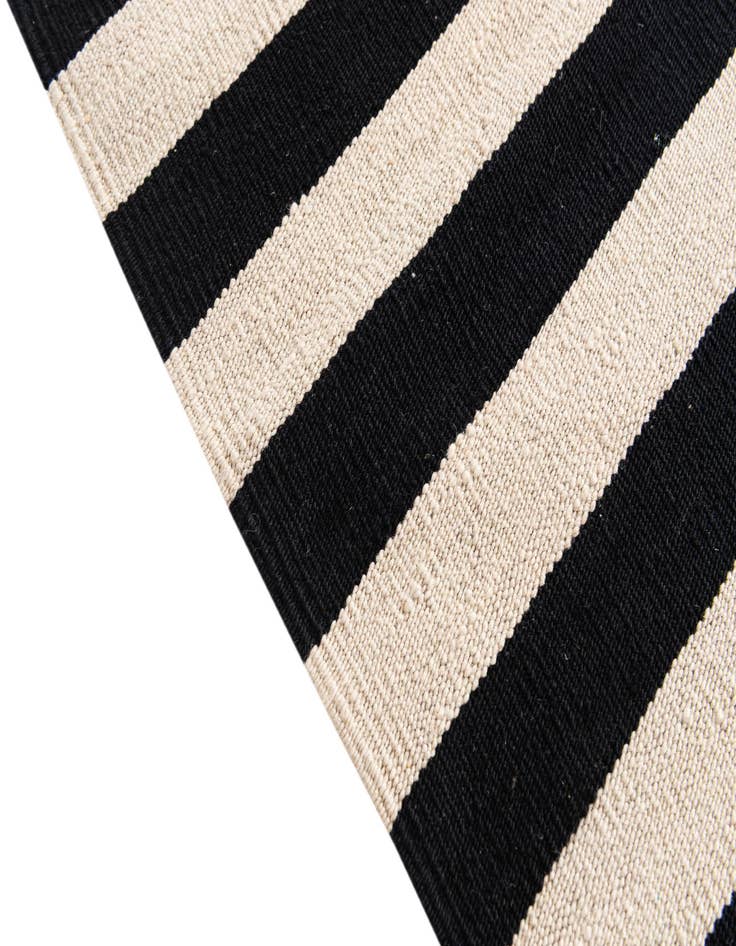 Detail image of 4' 2 x 6'  Hand Woven Kilim Modern Wool Rug