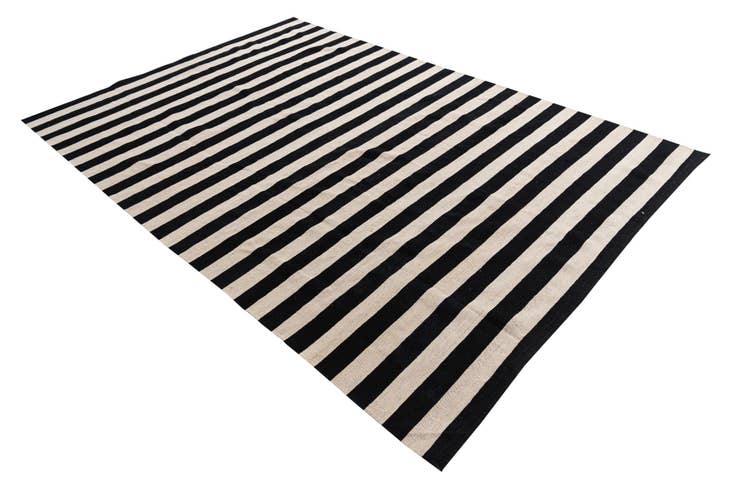 Detail image of 6' 8 x 9' 9 Hand Woven Kilim Modern Wool Rug